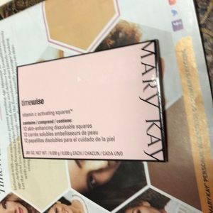 (Bundle Any 3 $8 items for $20) MARY KAY TIMEWISE VITAMIN C ACTIVATING SQUARES